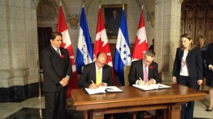 Honduras -Canadá-firman-acuerdo-comercial-DM